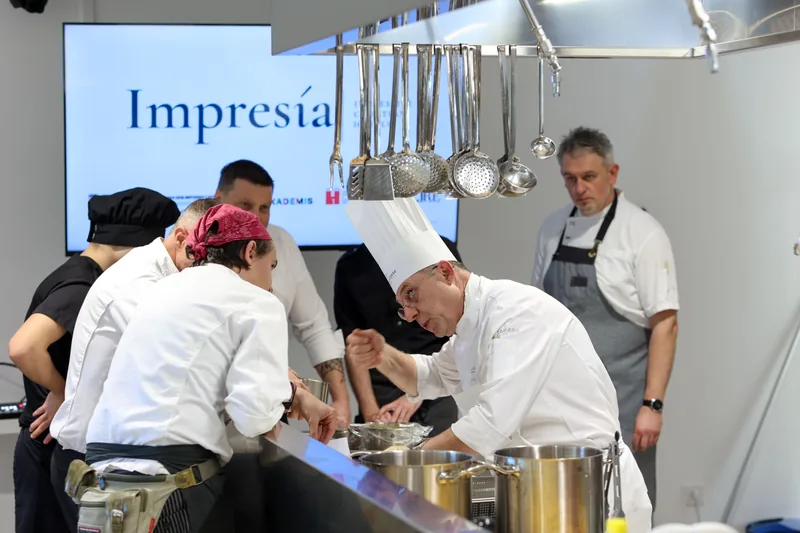 Chef instruktor École Ducasse vodi radionicu za chefove hotela Impresia