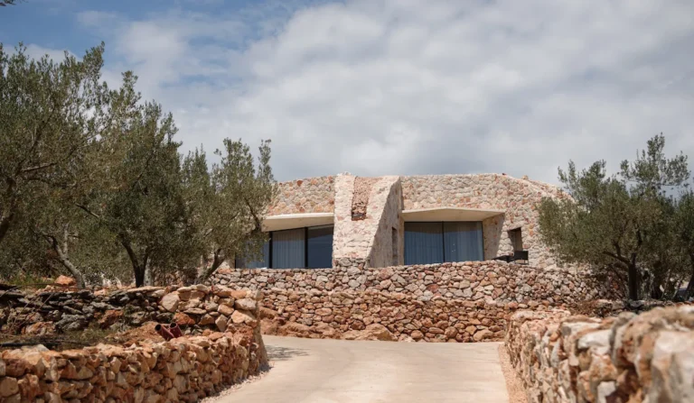 villa_nai